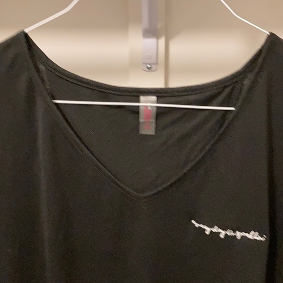 District made drapey short sleeve tee.  Black. - Picture 7 of 7